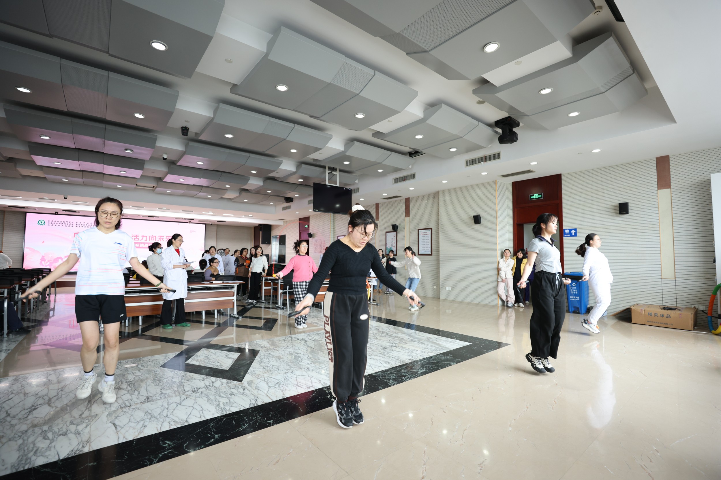 17730246038102.jpg 7跳绳2_看图王_副本.jpg