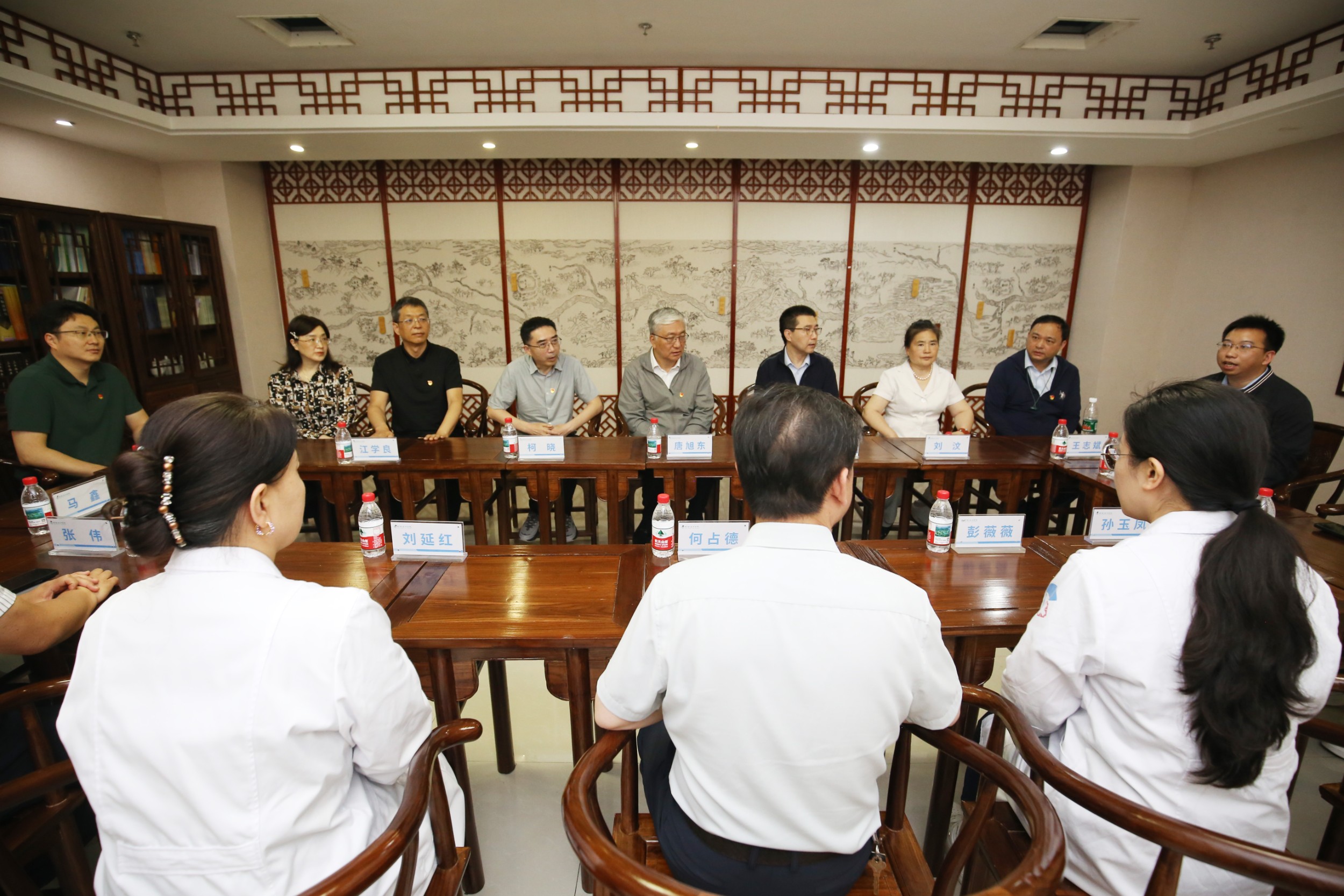 17809057136422.jpg 会议室.JPG